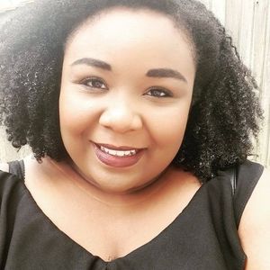 Meet your Posher, Elizabeth